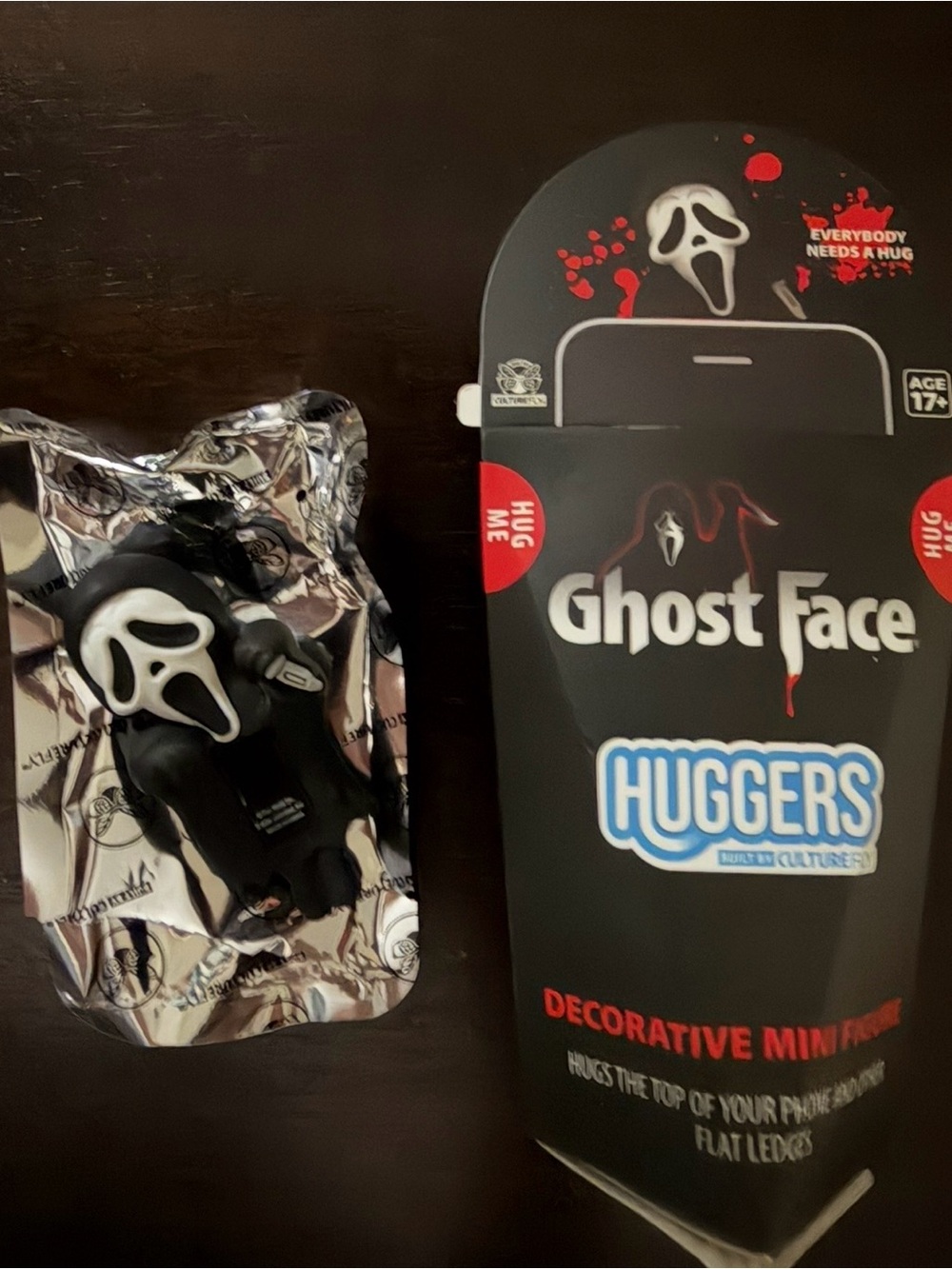VIRAL Ghost Face tote, 4 plush Ghost Face bag charms and Ghost Face phone hugger - Picture 4 of 8